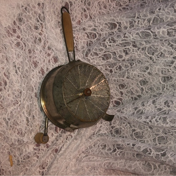 Vintage Metal Food Mill with Wooden Handle. Foley food mill for purée. - Picture 3 of 8